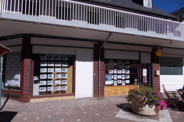 vitrine agence acanthe rue Sylvie à Luchon copropriété